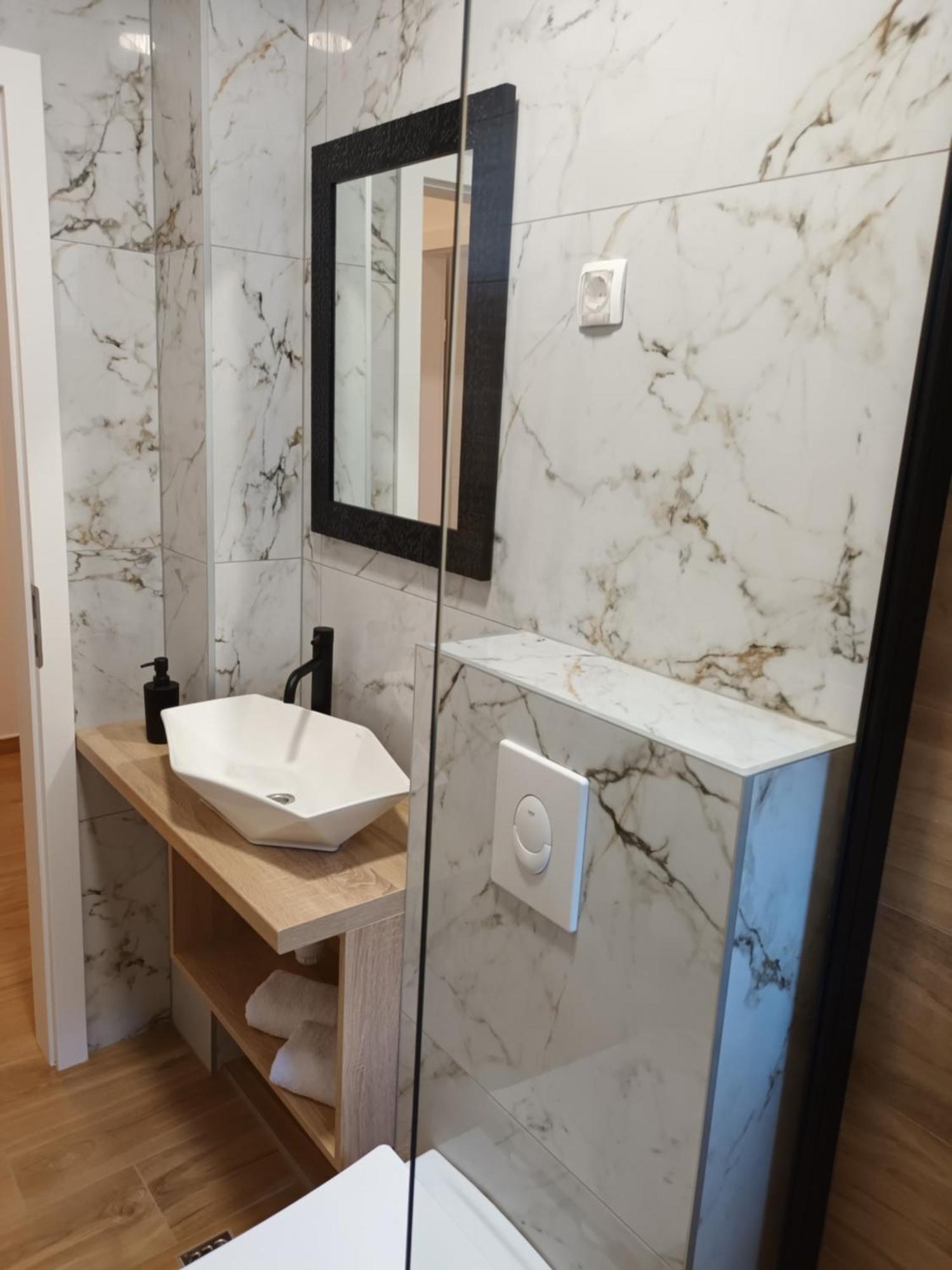Luxury L&f Apartment
