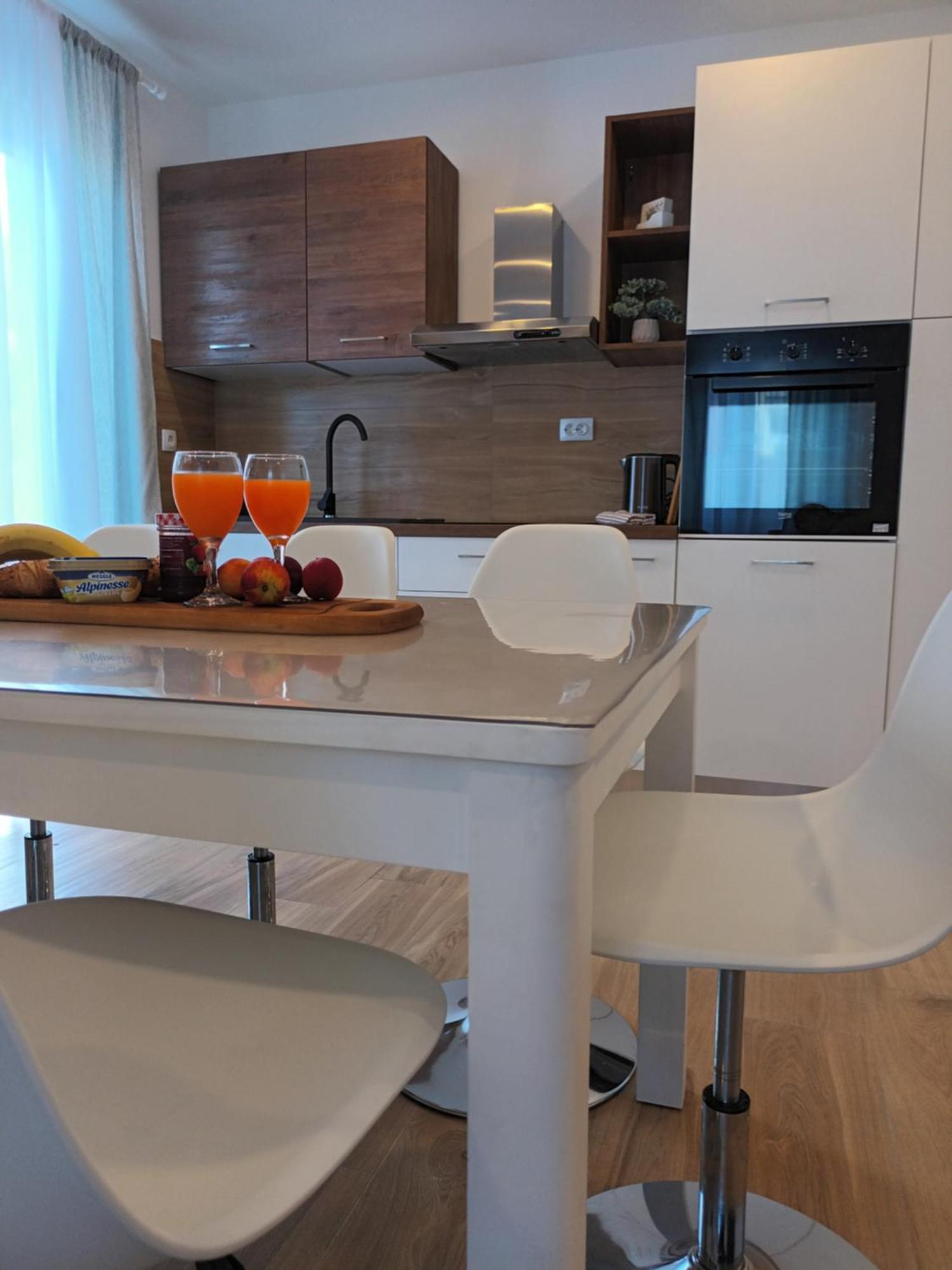 Luxury L&f Apartment